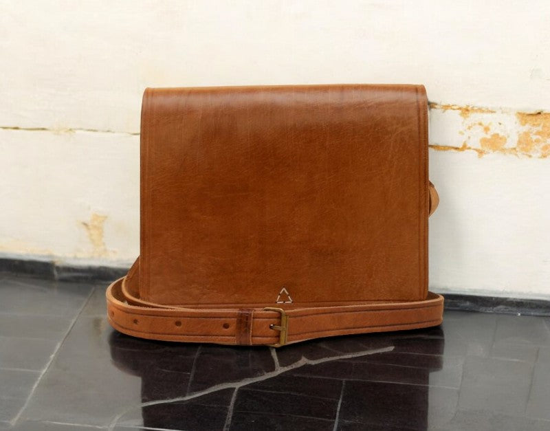 Classic Leather Messenger Bag